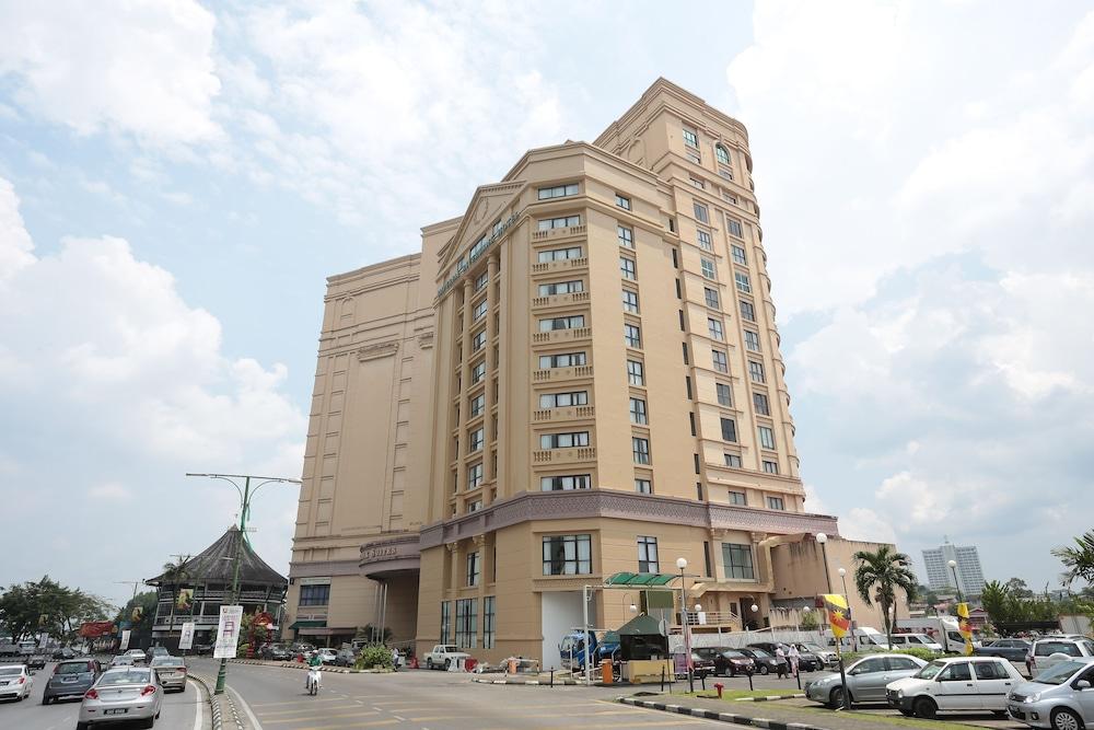 Imperial Riverbank Hotel Kuching Exterior foto